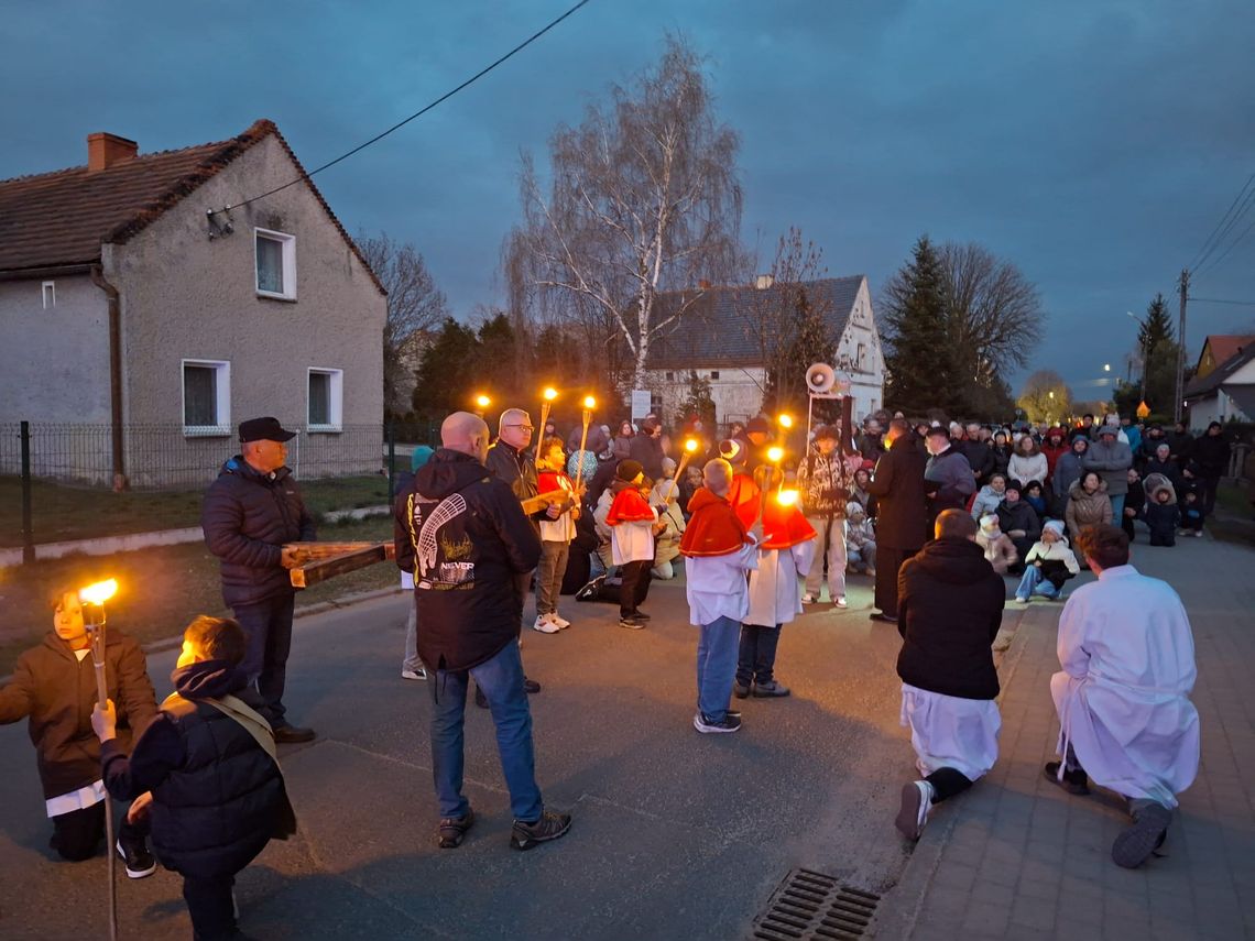 Droga Krzyżowa z Marcinkowicach Droga Krzyżowa z Marcinkowicach