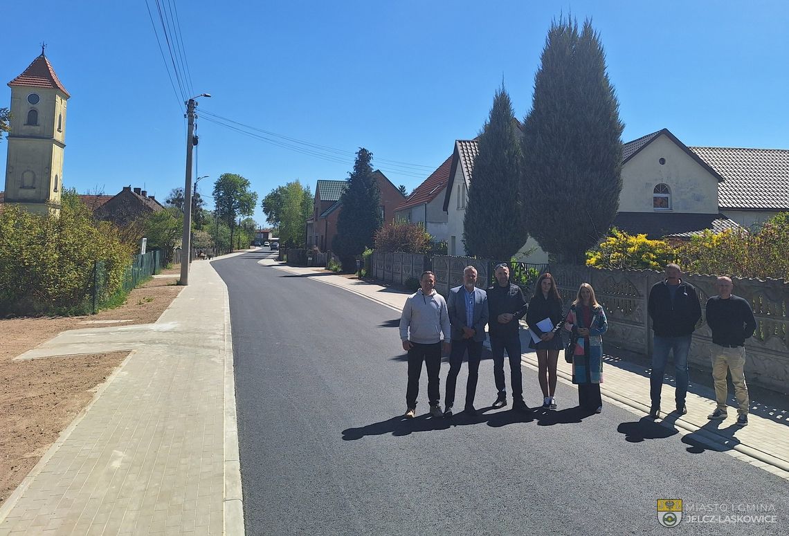 Droga w Piekarach przebudowana