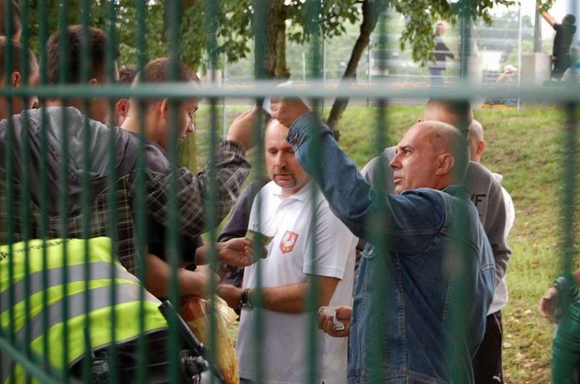 Druga liga z ręką w nocniku Druga liga z ręką w nocniku