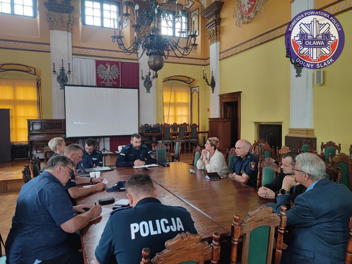 Dyskutowali o zagrożeniach wynikających z nieprawidłowego parkowania w Oławie