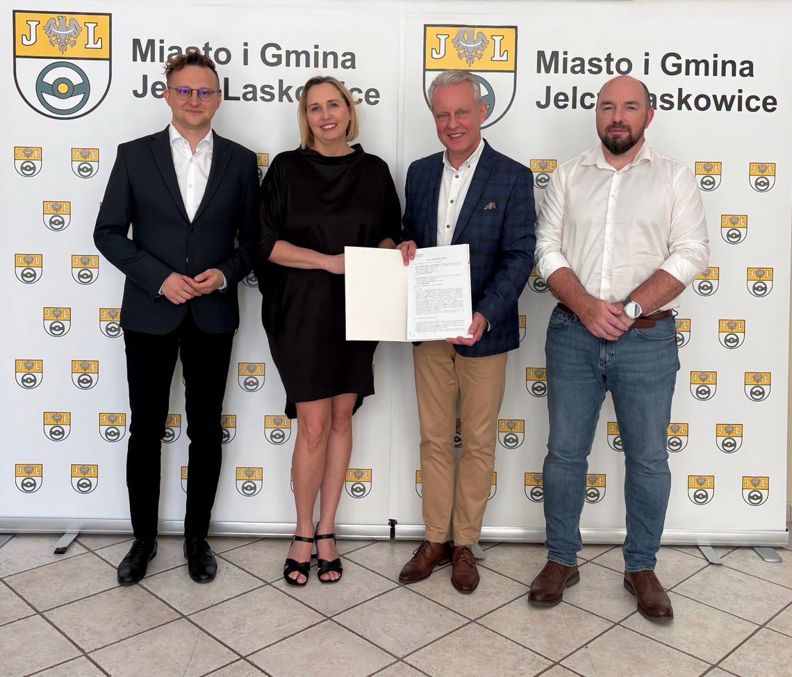 Dzieci z Publicznego Przedszkola nr 1 będą mogły korzystać z nowego placu zabaw Dzieci z Publicznego Przedszkola nr 1 będą mogły korzystać z nowego placu zabaw