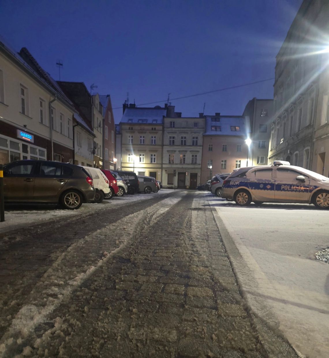 Dziś kolejny dzień ze śniegiem, a wkrótce grożą nam oblodzenia na drogach