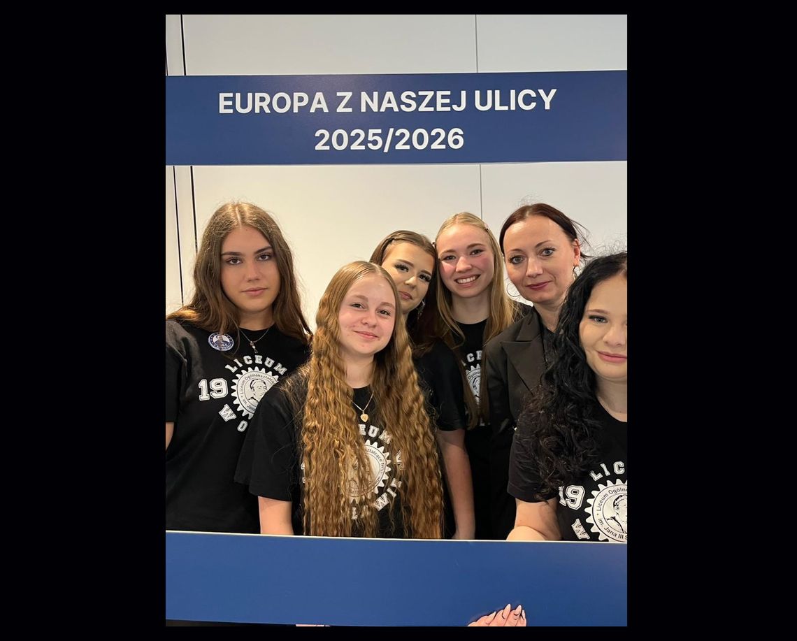 Europa z naszej oławskiej ulicy... w Brukseli! Dziewczyny z klasy 1A: Julka Łabowska, Zuzanna Harasymowicz, Wiktoria Skibińska, Adrianna Szawara oraz Matylda Gutowska - pokonały drużyny z całej Polski