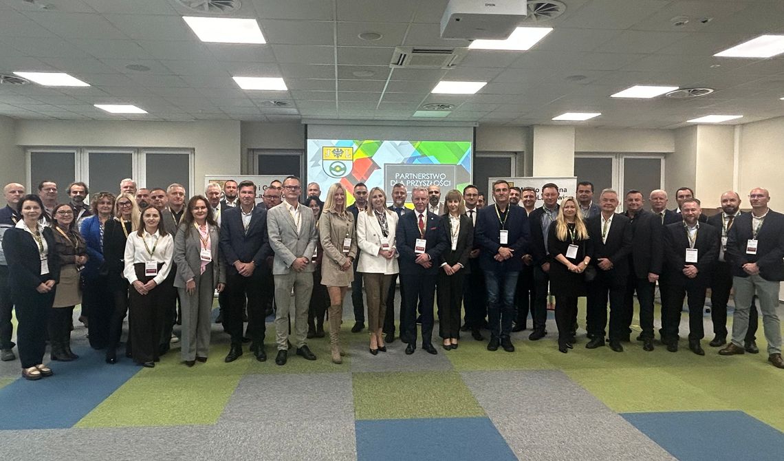 Forum Rozwoju i Partnerstwa w Jelczu-Laskowicach Forum Rozwoju i Partnerstwa w Jelczu-Laskowicach