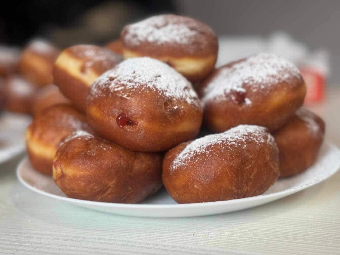 GAĆaneczki tradycyjnie i swojsko pieką w domu swoje pączki