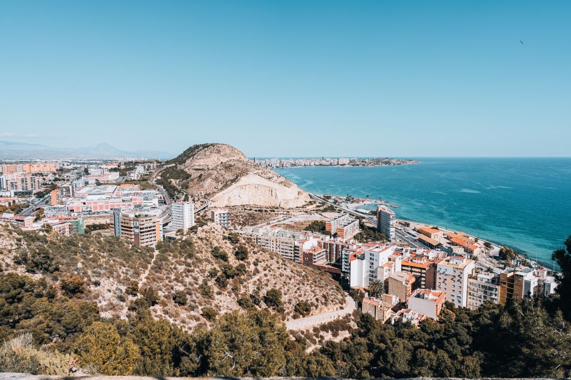 Gdzie na Costa Blanca nurkować, surfować i pływać kajakiem?