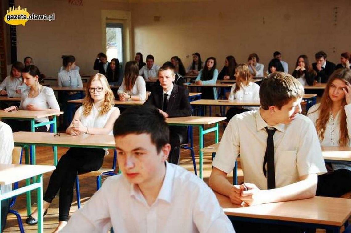 Gimnazjaliści rozpoczęli egzamin. ZDJĘCIA