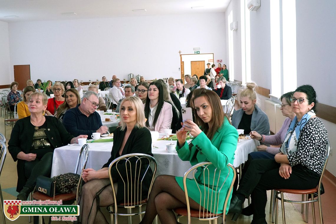 GMINA OŁAWA "Przyjmij życzenia, Babo kochana..."