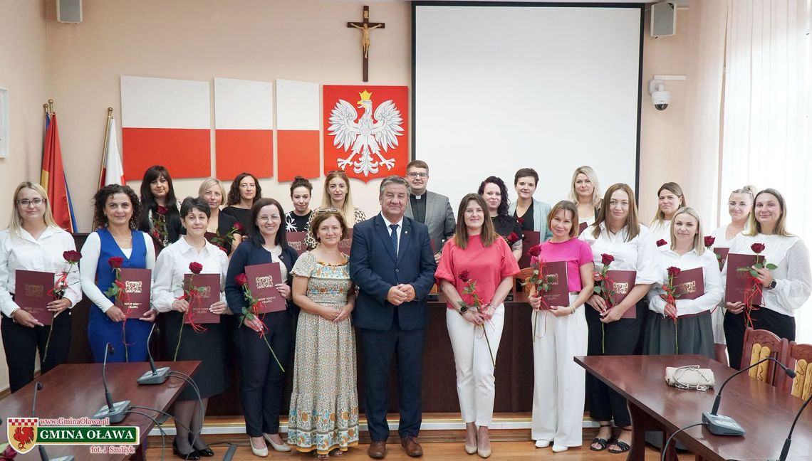 Gminni nauczyciele otrzymali akty mianowania