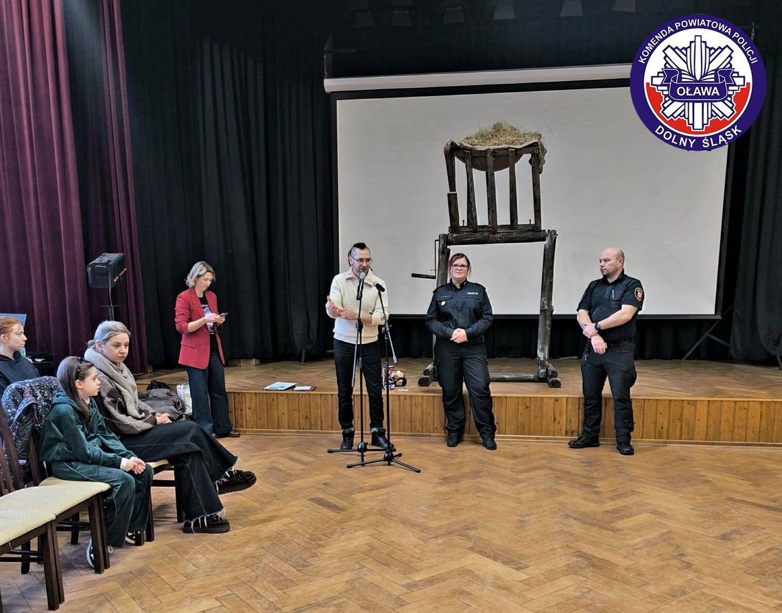 Gramy z sercem i z rozwagą - policjanci wspierają wolontariuszy WOŚP