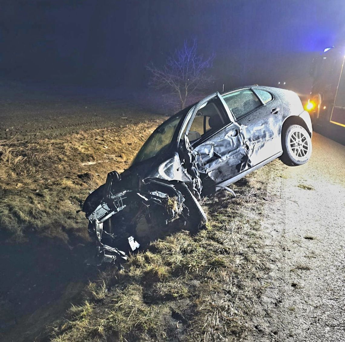 Groźny wypadek. Dwie osoby trafiły do szpitala