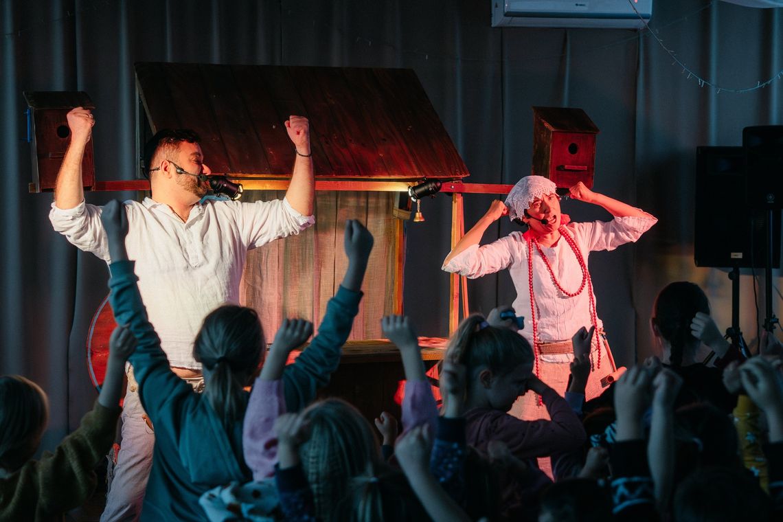 "Igraszki z dropsem", czyli kolejny spektakl w ramach "Iskry teatru" "Igraszki z dropsem", czyli kolejny spektakl w ramach "Iskry teatru"