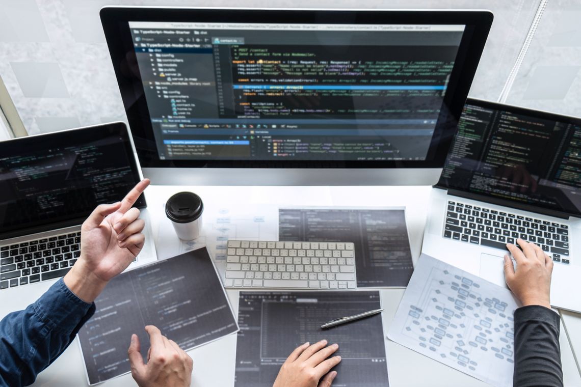 Jak CRM zwiększa sprzedaż? 5 powodów, dla których warto wdrożyć system zarządzania relacjami z klientem