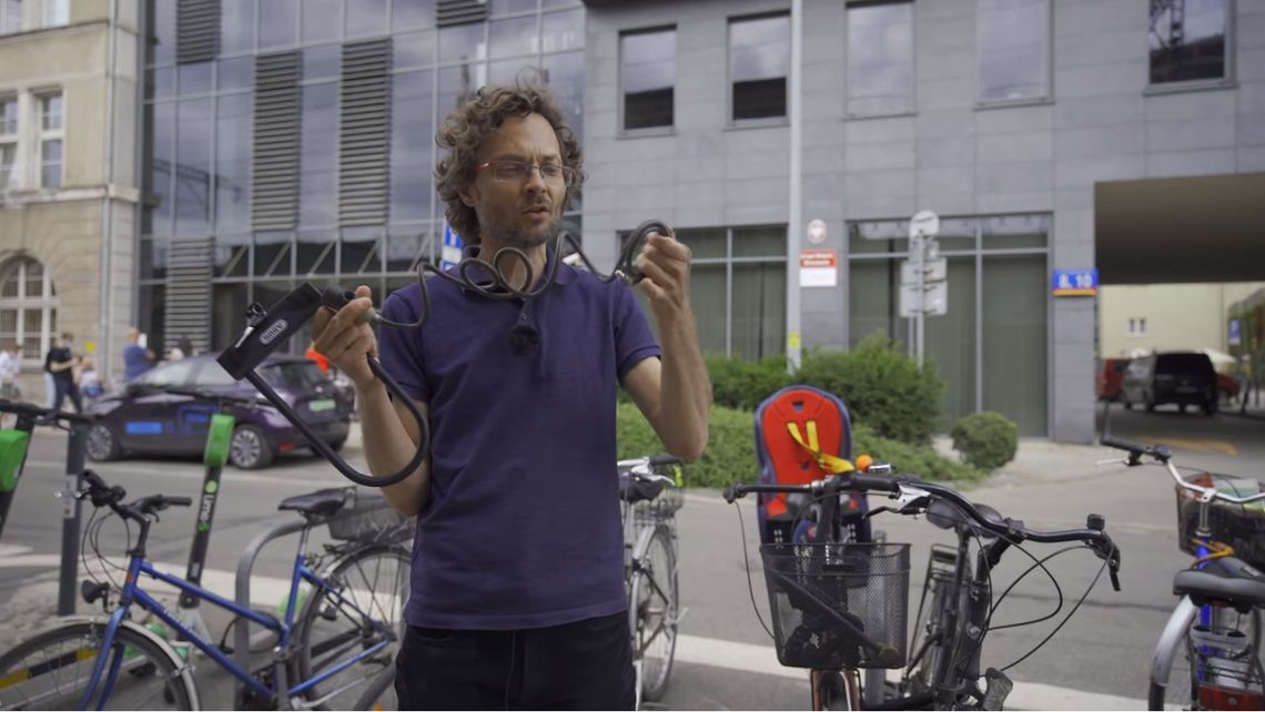 Jak prawidłowo i czym przypiąć rower, aby nie ukradli? VIDEO