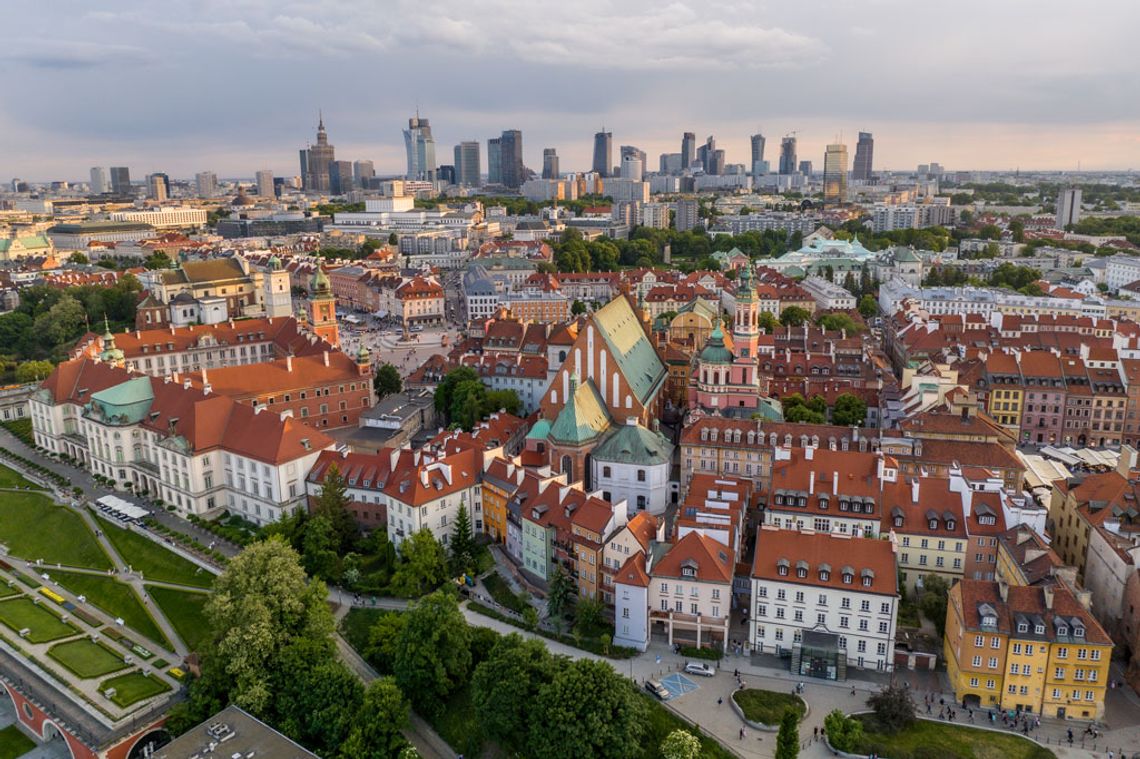 Jak ułatwić sobie wakacje w Warszawie? Przechowalnia bagażu w Warszawie