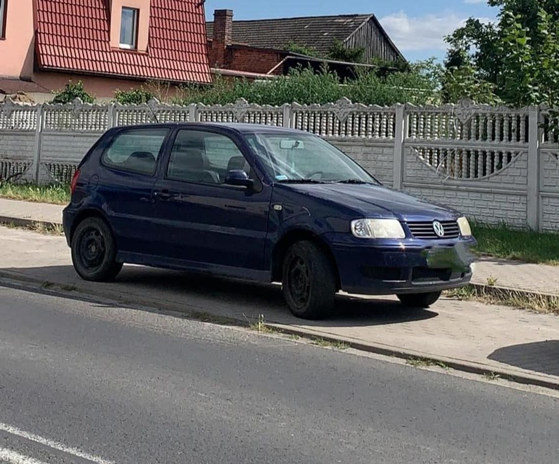 Jechał do przodu, po chwili cofał i tak kilka razy. Miał 4 promile