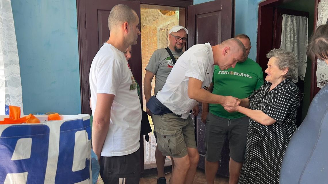 "Jednostka Sokołów" we Lwowie. Przekazali dary i oddali hołd "Jednostka Sokołów" we Lwowie. Przekazali dary i oddali hołd