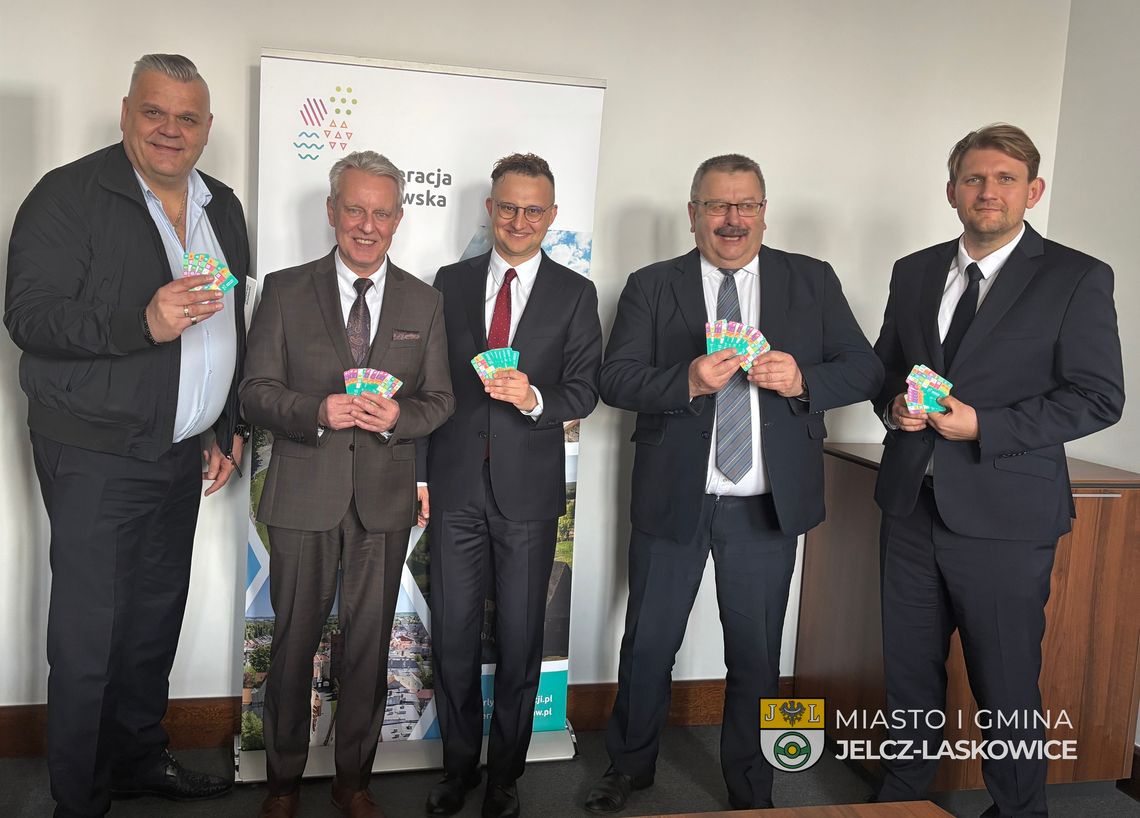 JELCZ-LASKOWICE Rozdają karty aglomeracyjne JELCZ-LASKOWICE Rozdają karty aglomeracyjne