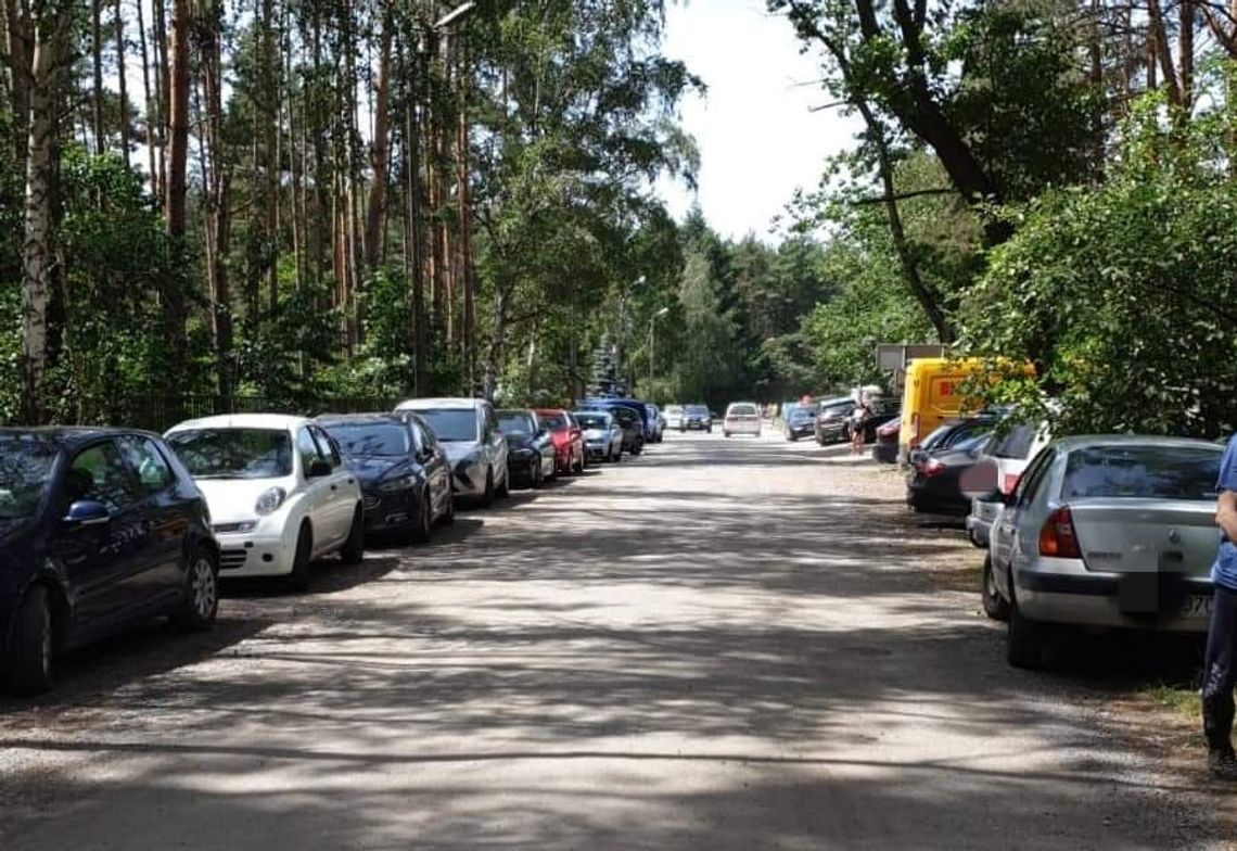 Jelcz-Laskowice. Tu nie wolno parkować! Odholują ci auto!