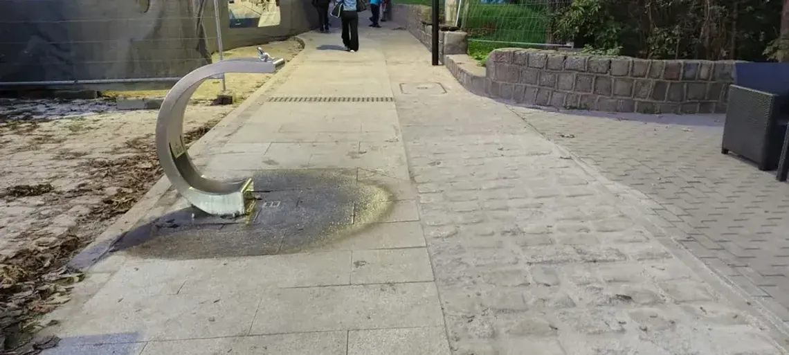 Jeszcze raz o poidełku przy stacji kolejowej Jeszcze raz o poidełku przy stacji kolejowej