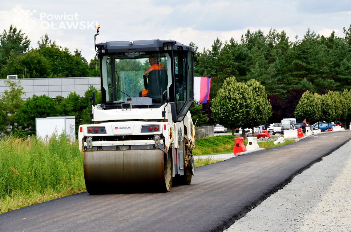 Już układana jest nowa nawierzchnia Już układana jest nowa nawierzchnia