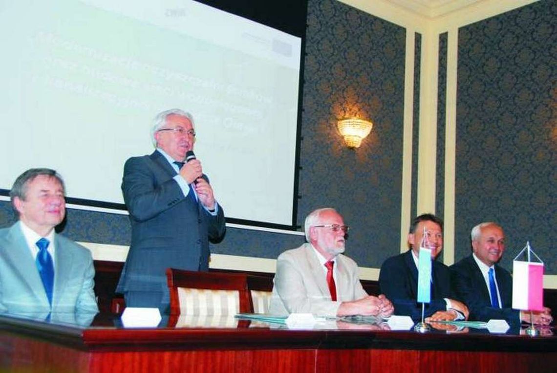 Kanalizacja i wodociągi blisko setki