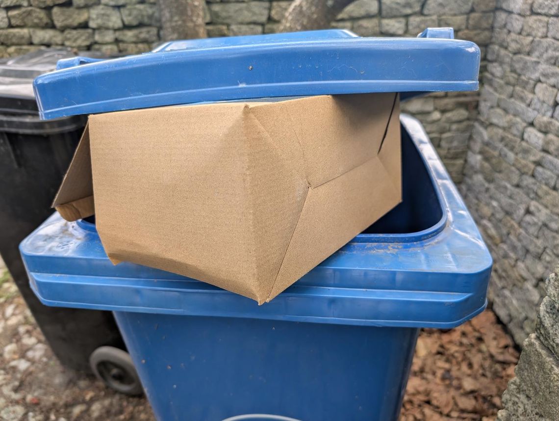 Kartonów nie wystawiajcie luzem, bo... będzie drożej!