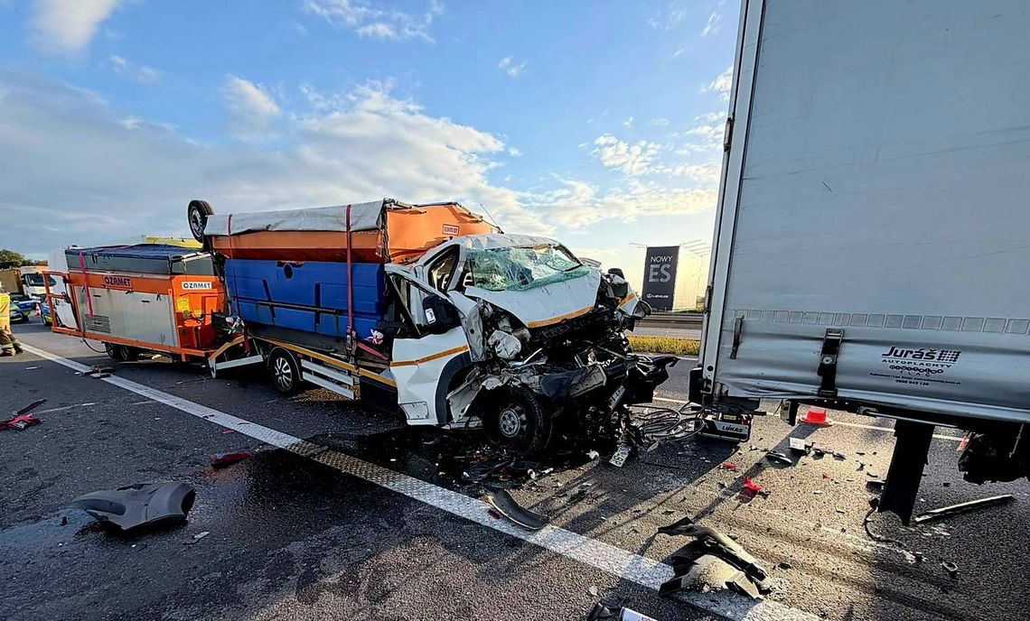Kierowca zginął. Jeden dzień i aż trzy zdarzenia na autostradzie Kierowca zginął. Jeden dzień i aż trzy zdarzenia na autostradzie