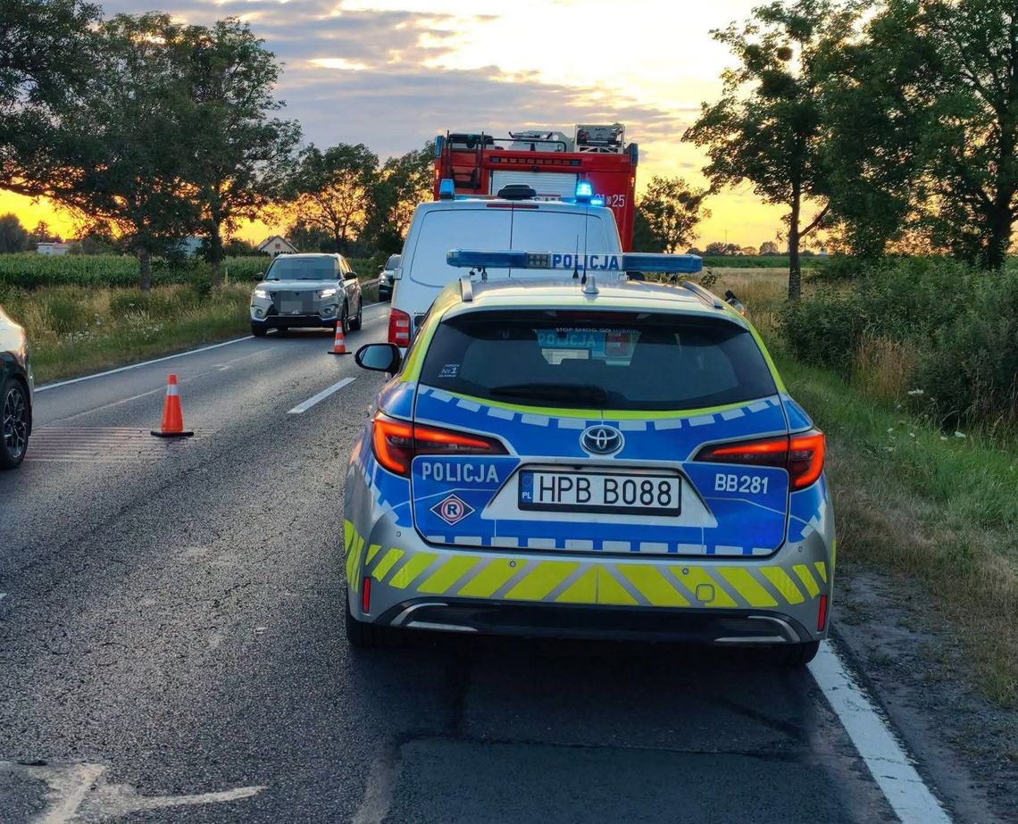 Kilka osób trafiło do szpitali. Groźne zdarzenia drogowe na terenie powiatu