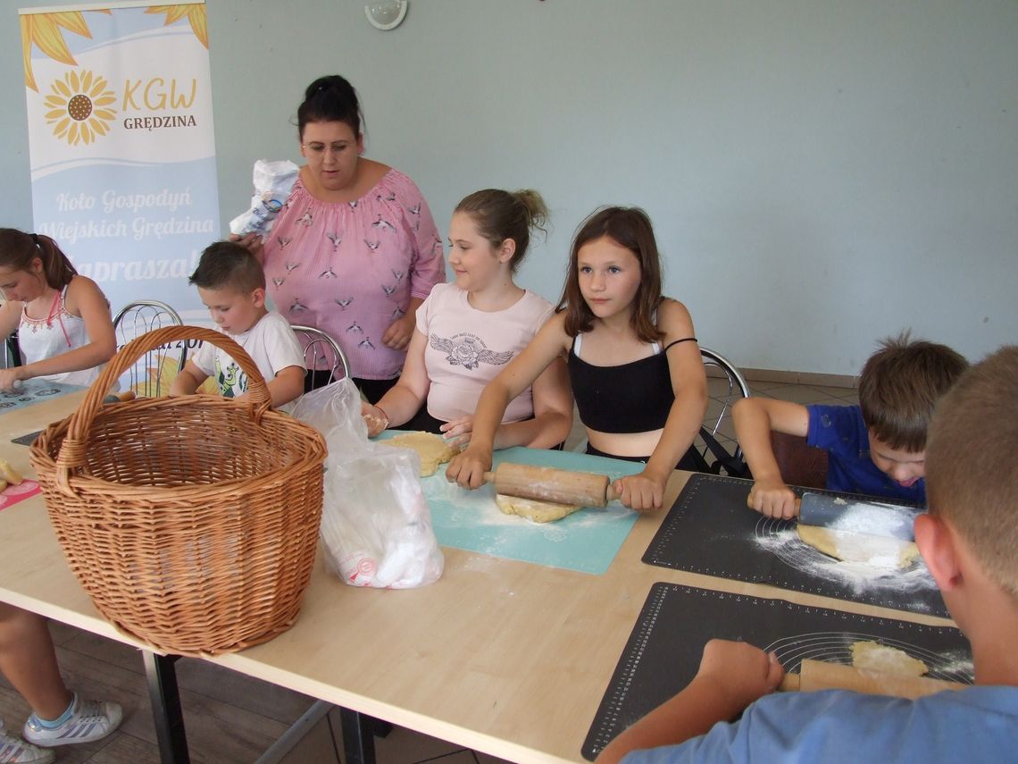 Kolejny etap projektu „Grędzina dawniej i dziś – letnie historie” za nami Kolejny etap projektu „Grędzina dawniej i dziś – letnie historie” za nami