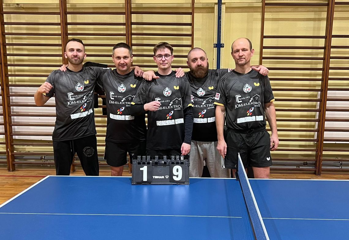 Kolejny rywal rozbity