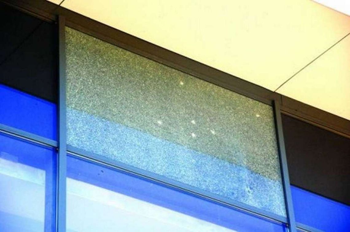 Kto strzela w basen?