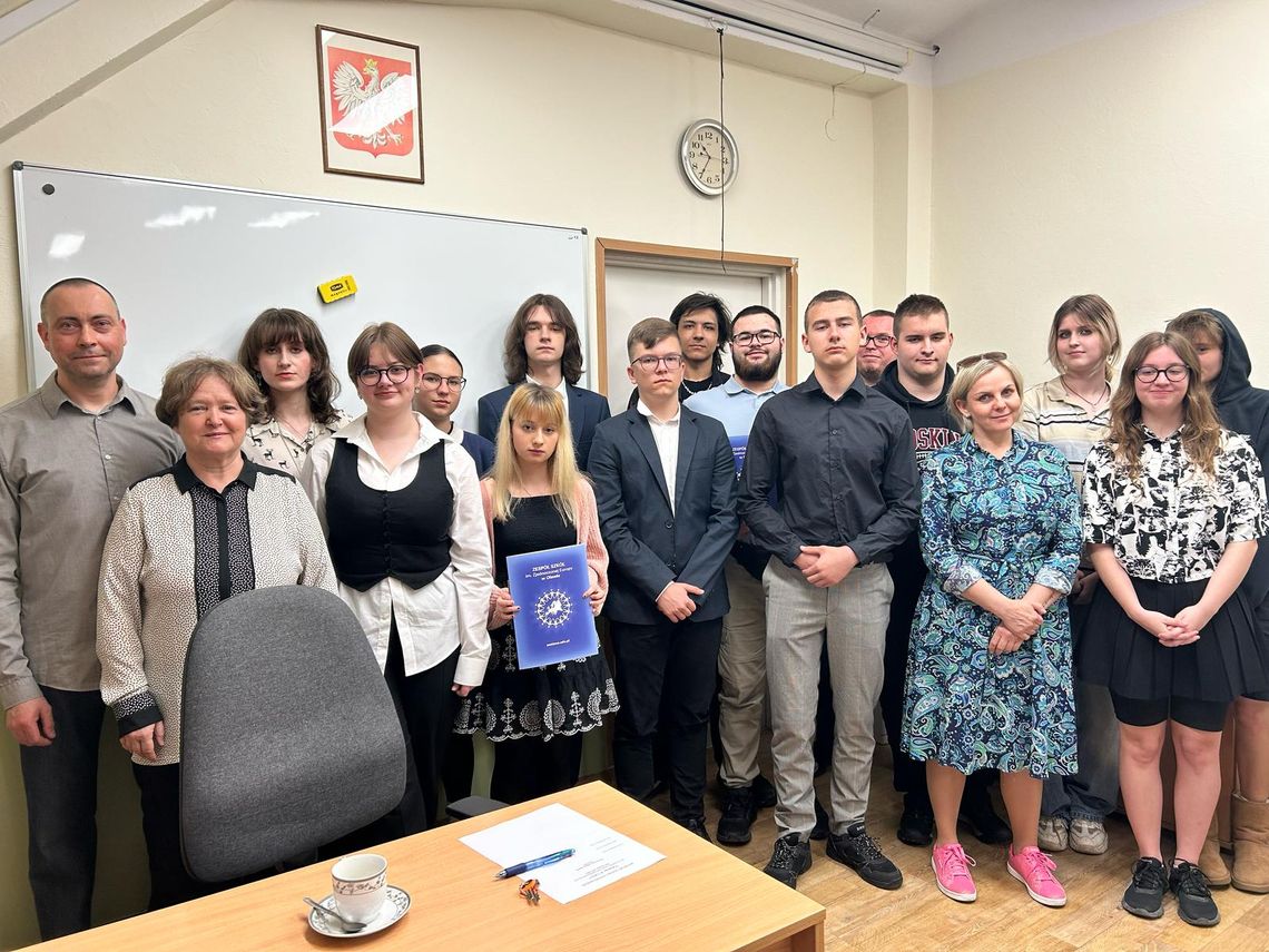 "Language & Culture" - znamy najlepszych anglistów powiatu oławskiego