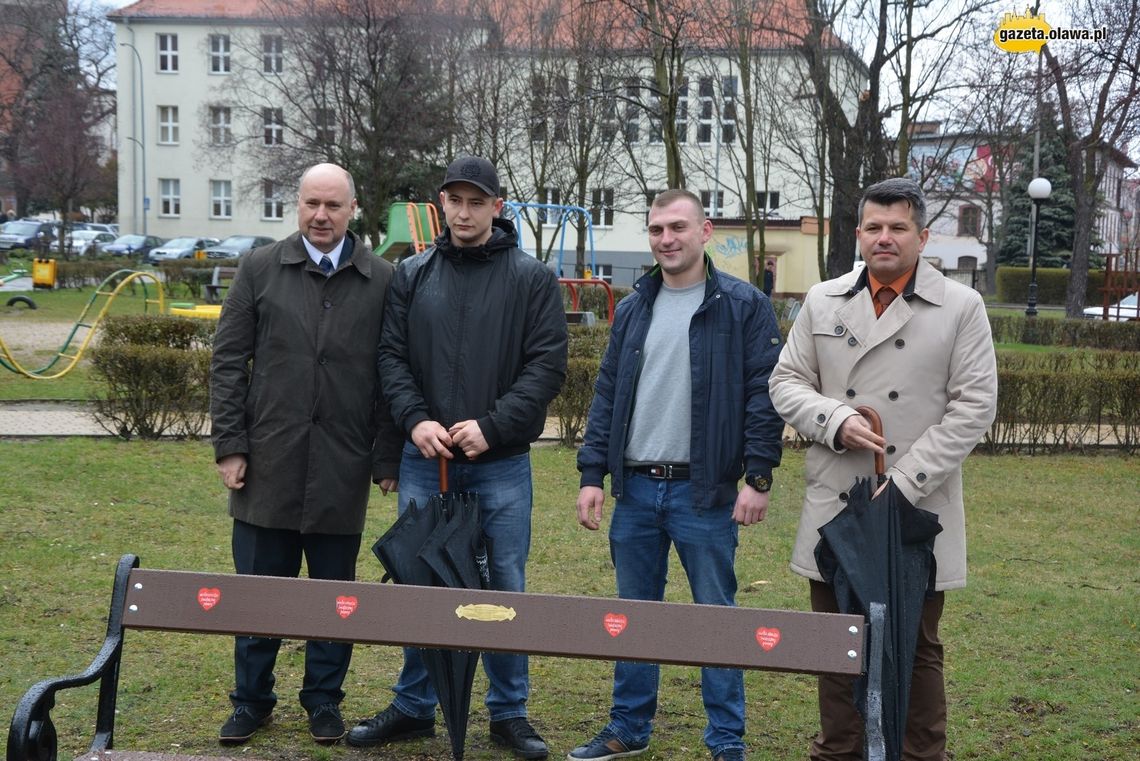 Ławeczka Dobrych Serc przekazana