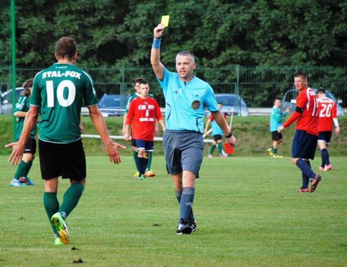 Lipa strzela i kartki zbiera