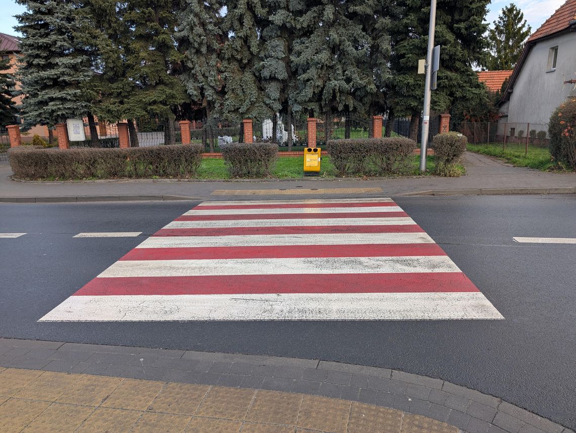 LIST: Wjechała na nie rowerem i odpyskowała, że przecież "pasy są czerwone"! LIST: Wjechała na nie rowerem i odpyskowała, że przecież "pasy są czerwone"!