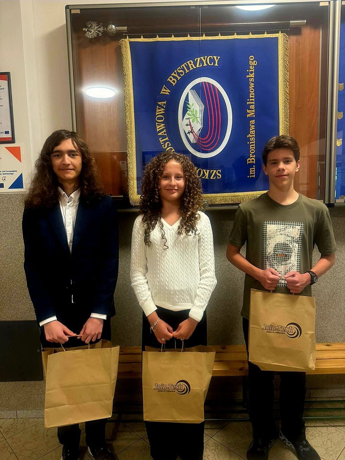 Lokalna firma nagradza najlepszych, a szkoła jest z nich dumna