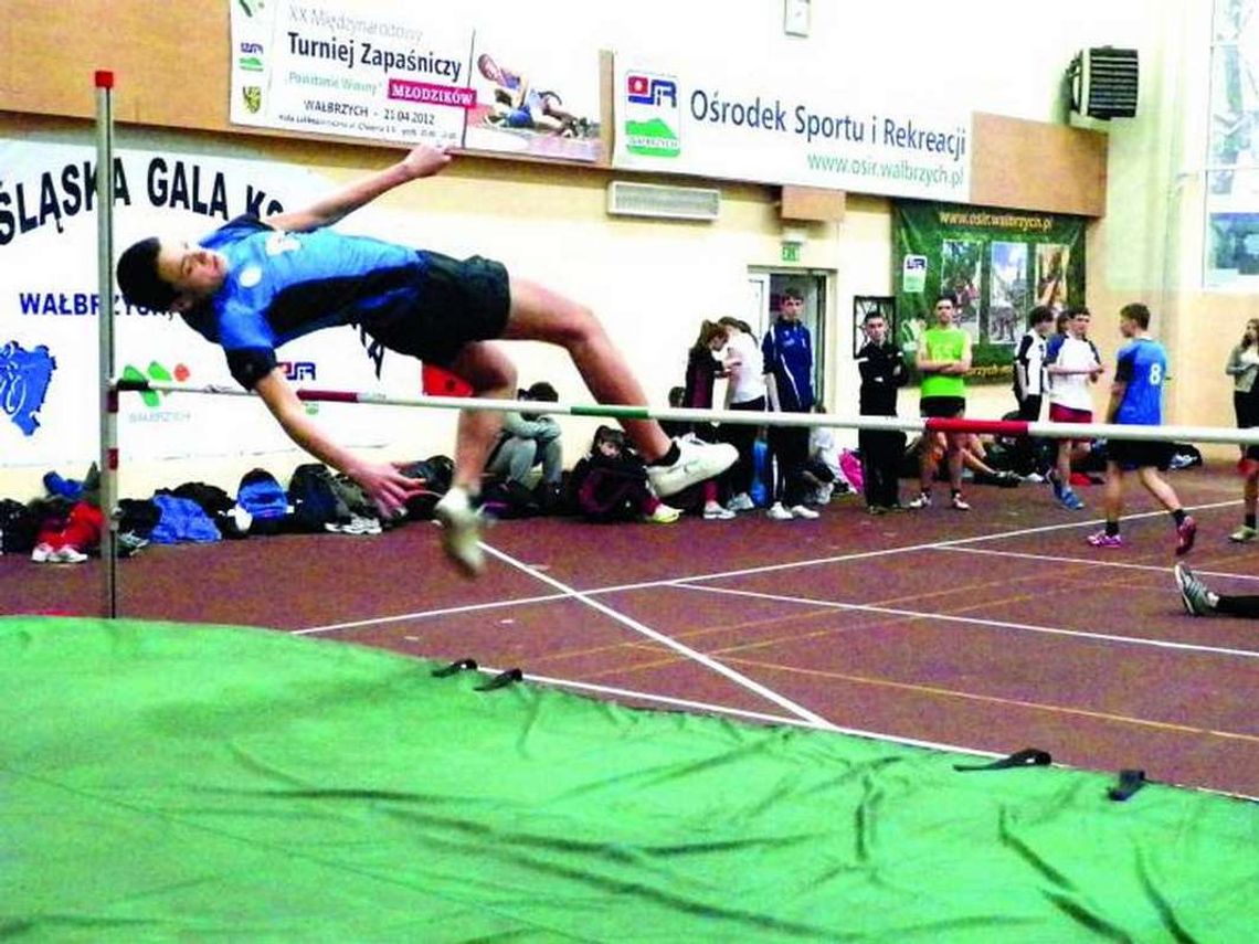 Maciek skacze wysoko