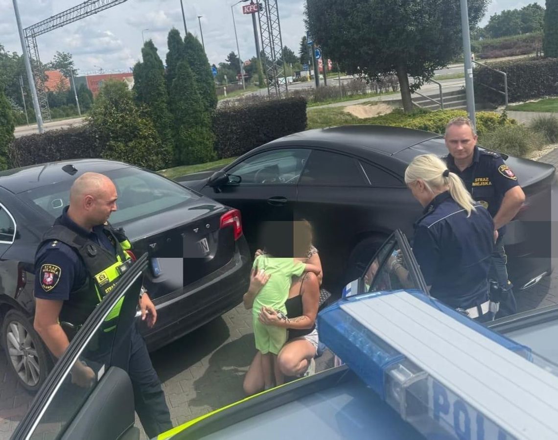 Mama odnalezionego 6-latka dziękuje, a syn... szykuje niespodziankę dla strażników miejskich Mama odnalezionego 6-latka dziękuje, a syn... szykuje niespodziankę dla strażników miejskich