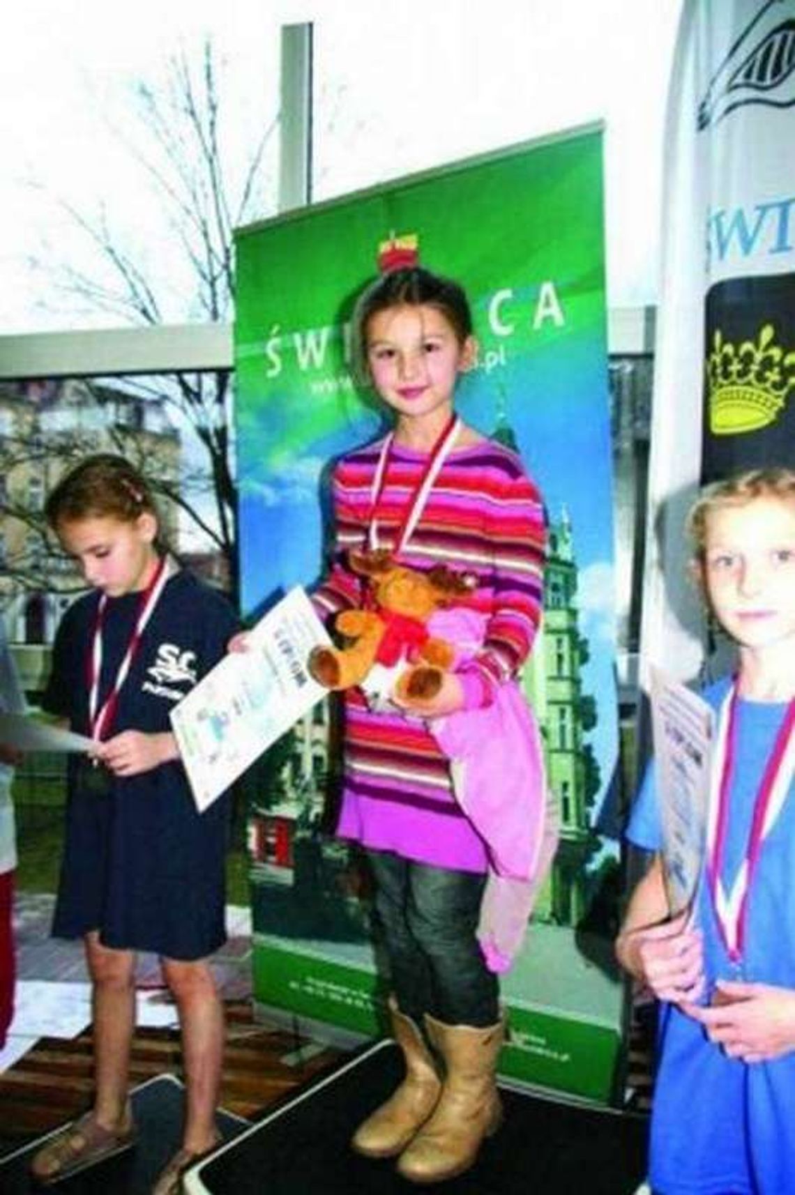 Manta pływa grzbietem