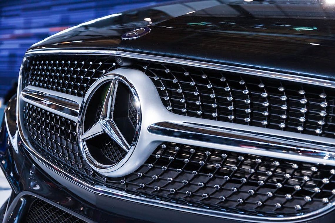 Mercedes klasy C czy klasy E w leasingu – który wybrać?