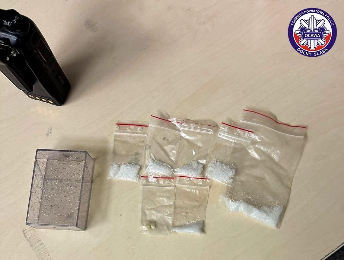 Metamfetamina i mefedron w sześciu woreczkach. Grozi mu więzienie