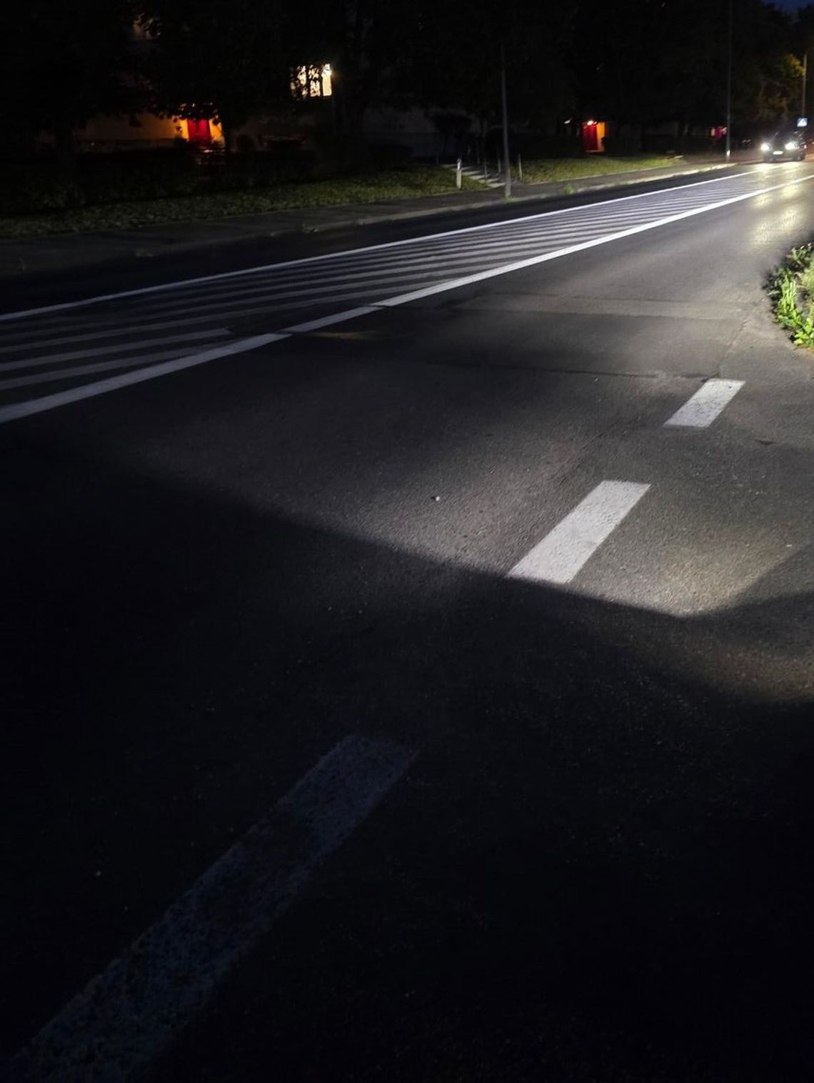 Mieszkaniec nie odpuszcza i nadal punktuje naprawę oświetlenia w Oławie