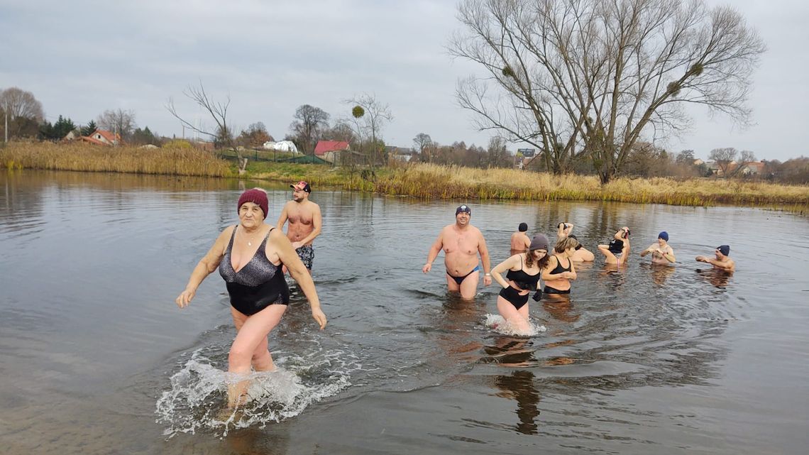 Morsują i zbierają pieniądze