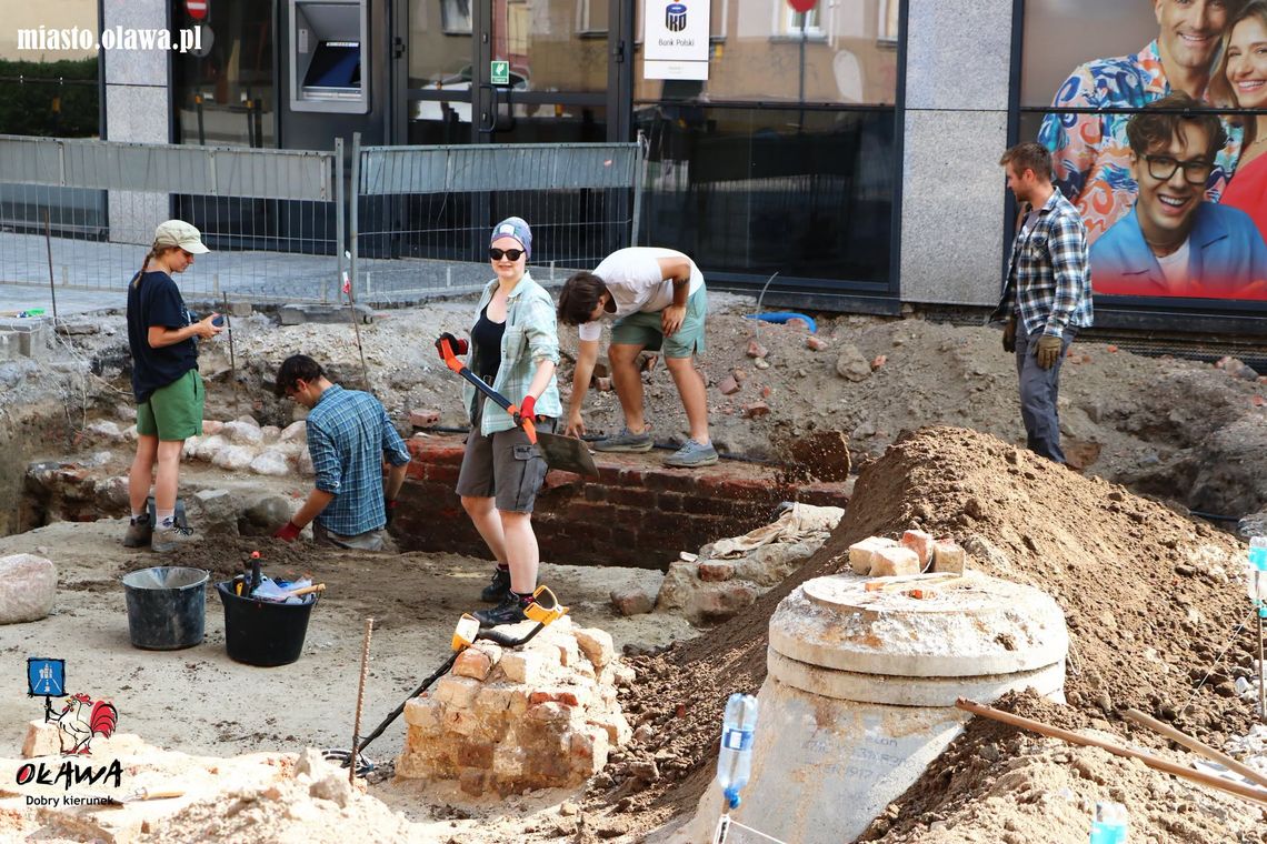 Na Brzeskiej pracują archeolodzy Oława
