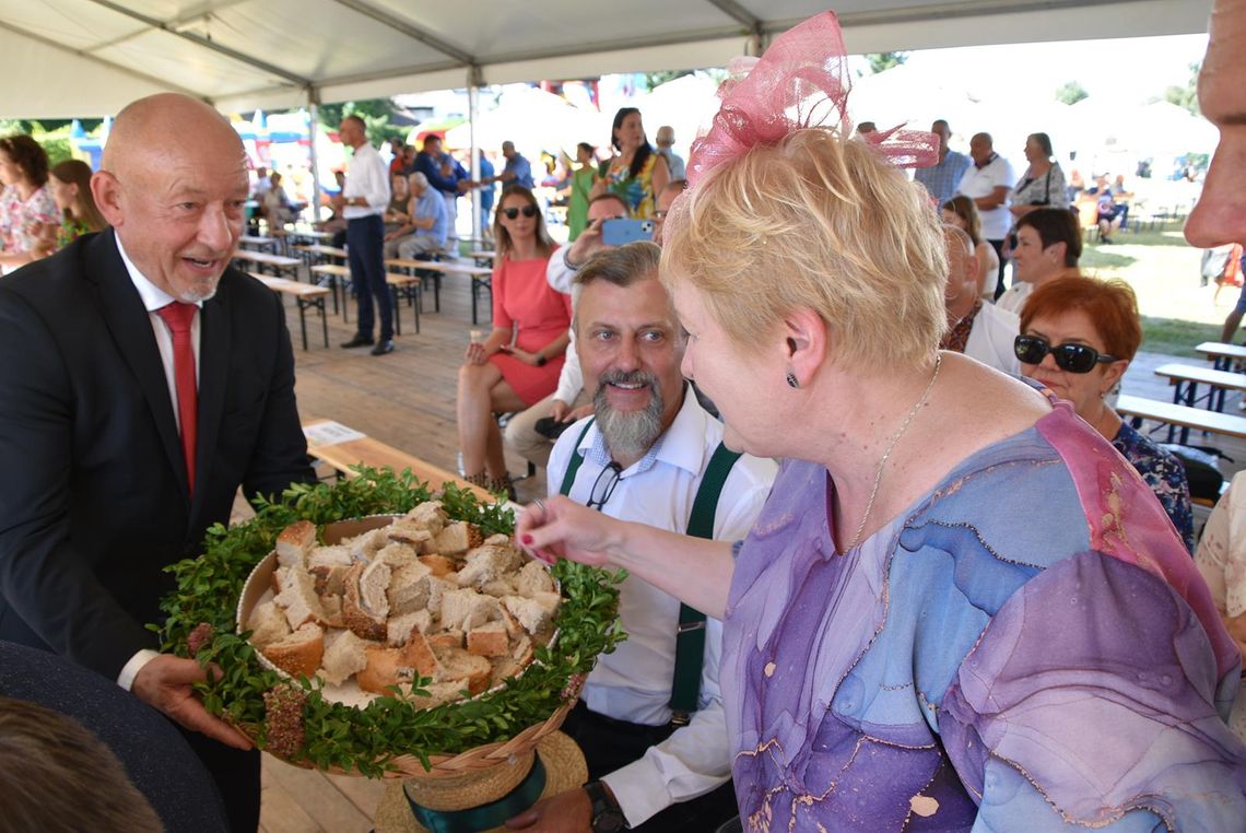 Na dożynkach gminy Jelcz-Laskowice w Minkowicach Oławskich (GALERIA) Na dożynkach gminy Jelcz-Laskowice w Minkowicach Oławskich (GALERIA)