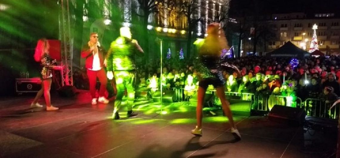 Na scenie Jorrgus pod sceną tłum