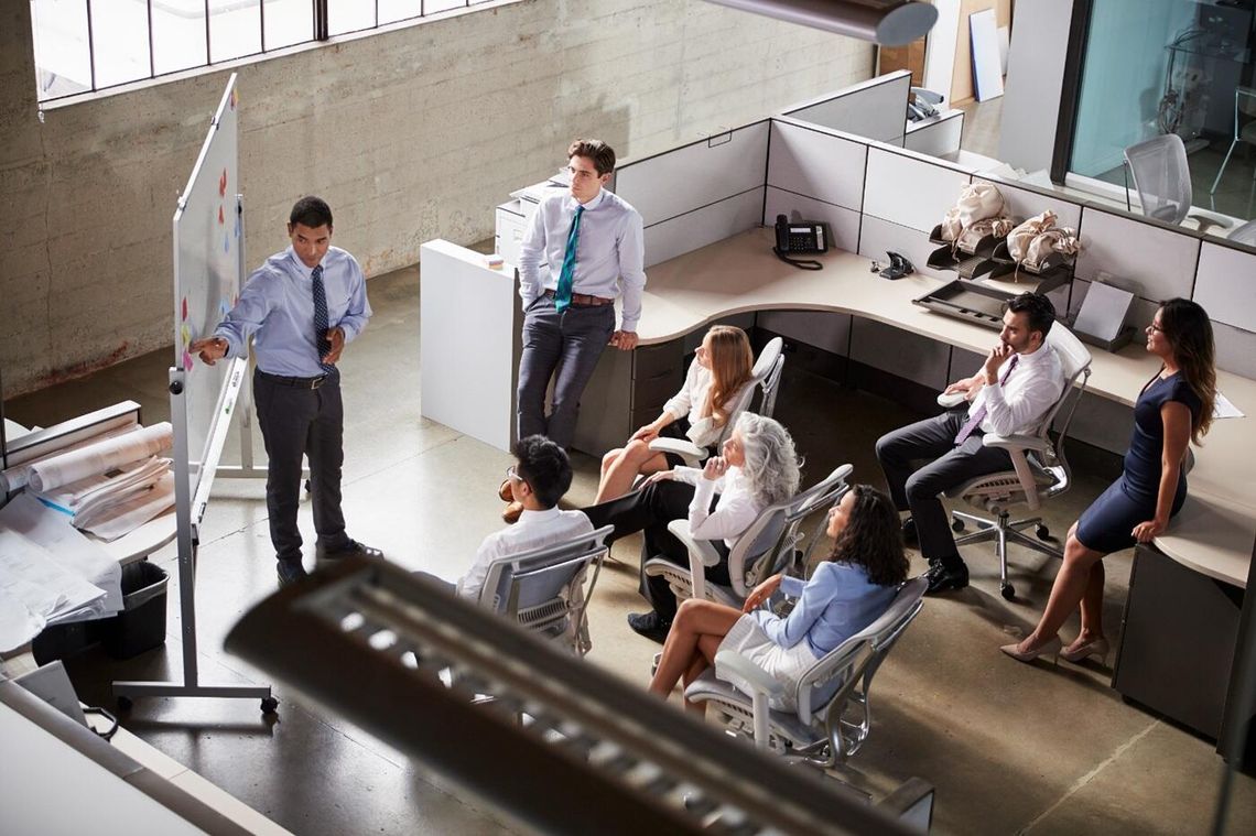 Najczęściej popełniane błędy BHP w biurze – na co warto zwrócić uwagę?