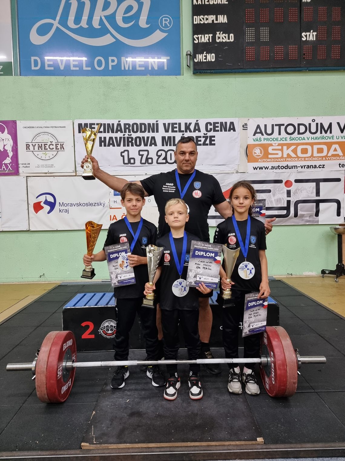 Najlepsi drużynowo i indywidualnie