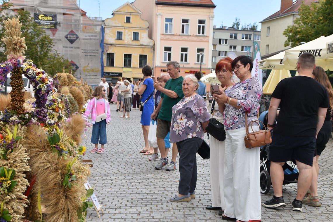 Najpiękniejsze wieńce gminy Oława w Rynku (GALERIA)